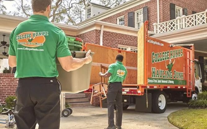 College Hunks Franchise Moving Van