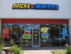 Bricks & Minifigs