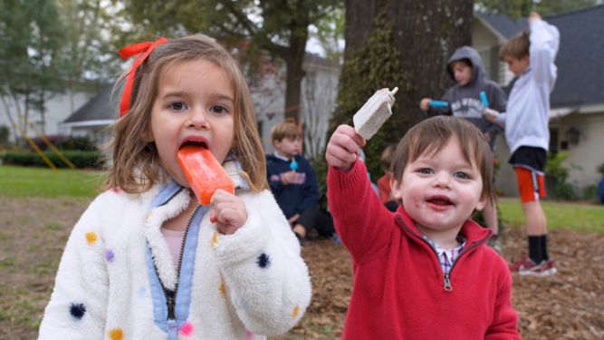 Frios Gourmet Pops Franchise Kids enjoying their pops