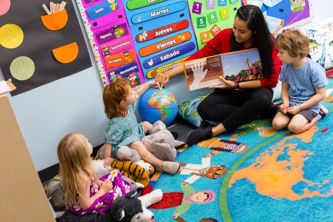 Tierra Encantada Spanish daycare franchise students